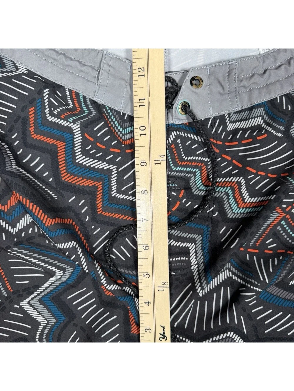 Vissla Board Shorts Tribal Aztec Performance Athletic Surf Water Mens Size 36